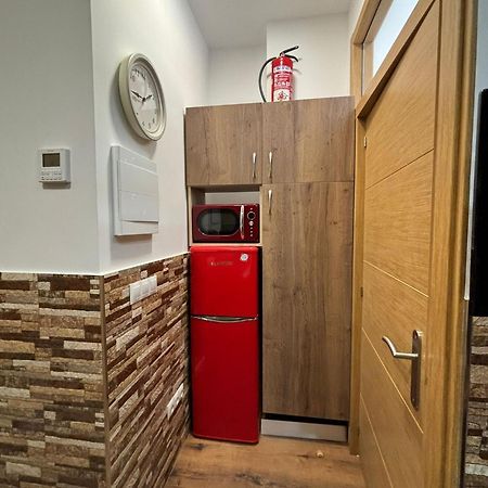 Apartamentos Deluxe Barajas Madrid Buitenkant foto